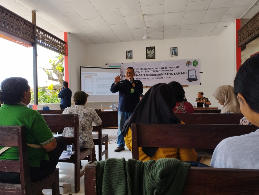 Sosialisasi Digitalisasi Bank Sampah